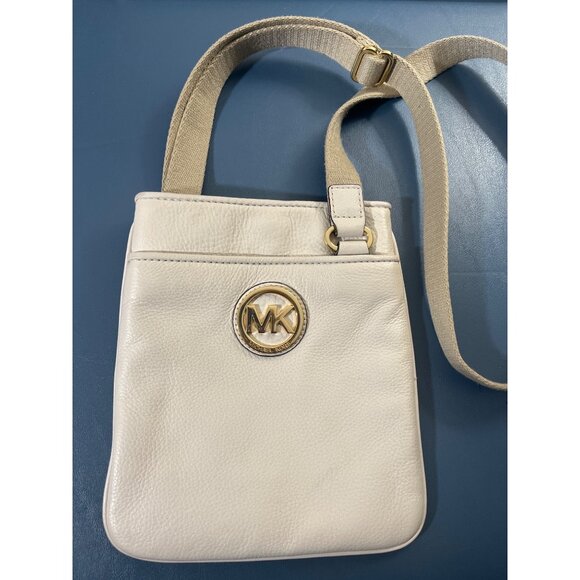 Michael Kors Cream White Pebbled Leather Crossbody Bag Gold Hardware Snap Close - Picture 1 of 13